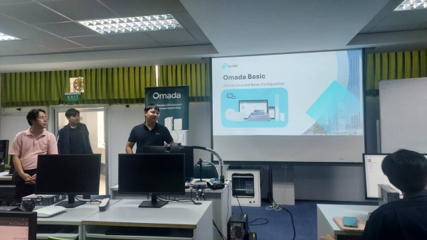 บริษัท TP-Link จัดอบรมเชิงปฏิบัติการ Omada Essential Workshop ให้กับนักศึกษาสาขาวิชาวิศวกรรมคอมพิวเตอร์ ในชุดวิชา 240-219 ผู้ดูแลระบบเครือข่าย